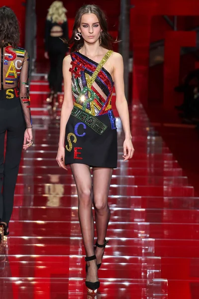 Look 49